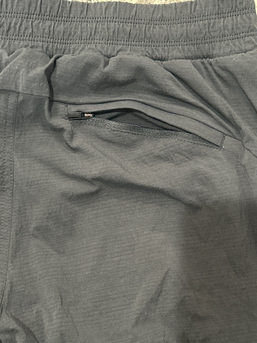 Athleta Trekkie Utility Cargo Belted Black Pants For Travel Or Hiking Size 8 - Picture 16 of 16